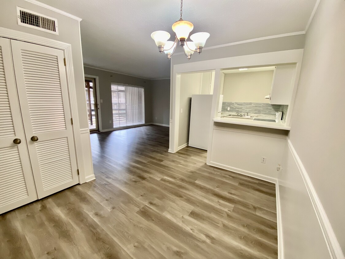 Dining, kitchen area - 2812 Georgetown Dr