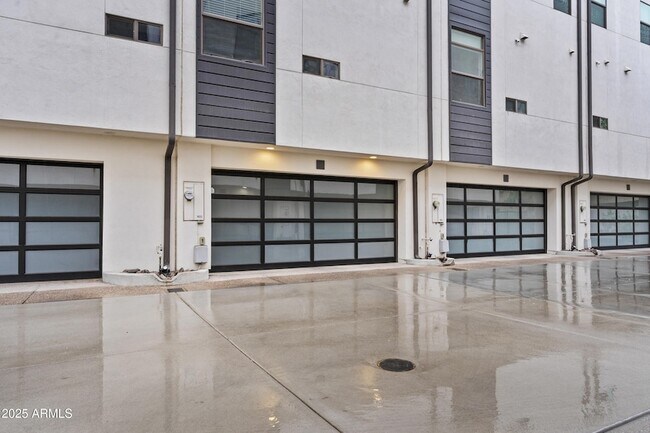 Foto del edificio - 325 E Coronado Rd