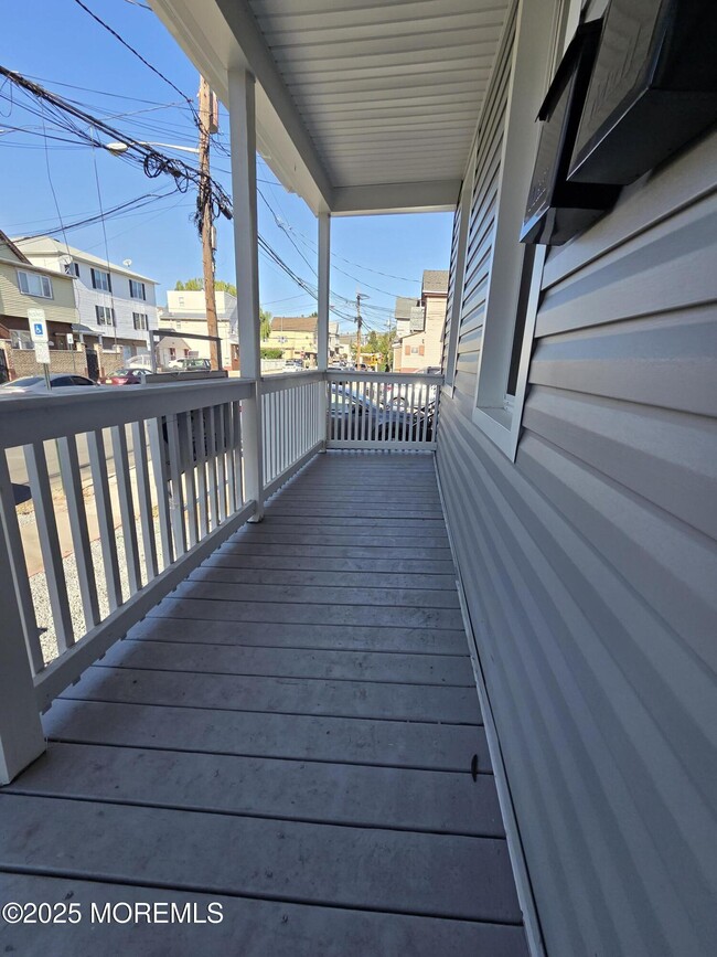 Building Photo - 216 Delaware St