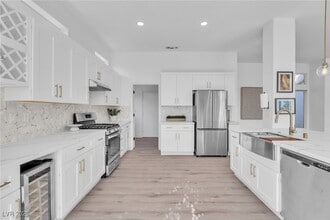 Building Photo - 2652 Youngdale Dr