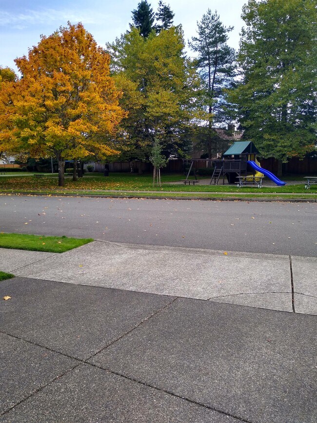 Foto del edificio - 5508 Koala St SE