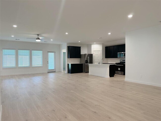 Foto del edificio - 3322 Kendleshire Ln