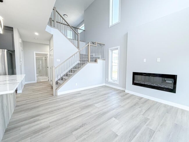 Photo du bâtiment - 4.0 bedroom in Edmonton Alberta T6X 1A2