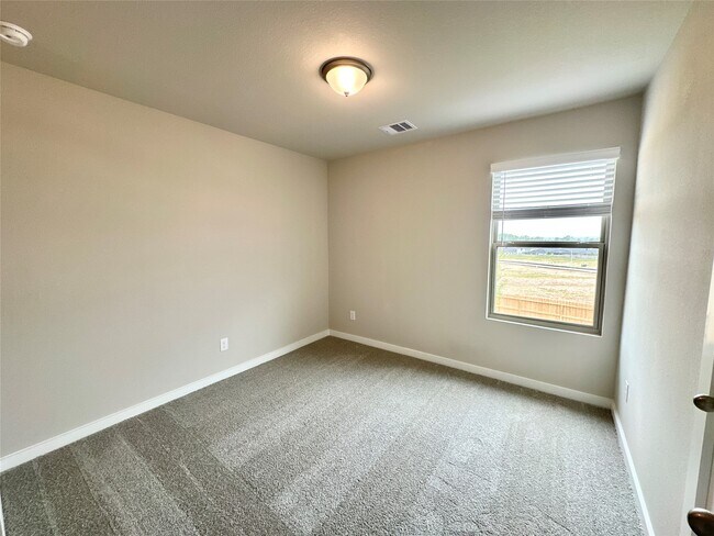 Building Photo - 12198 Ridge Top Dr