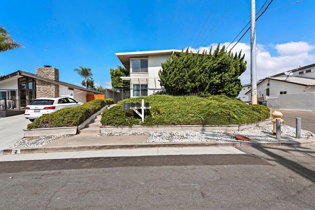 Building Photo - 2 W Avenida San Gabriel