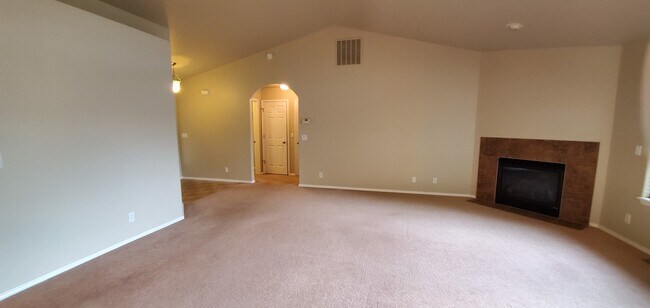 Foto del edificio - Gorgeous 3 Bedroom 2 Bath Home in Hayden!