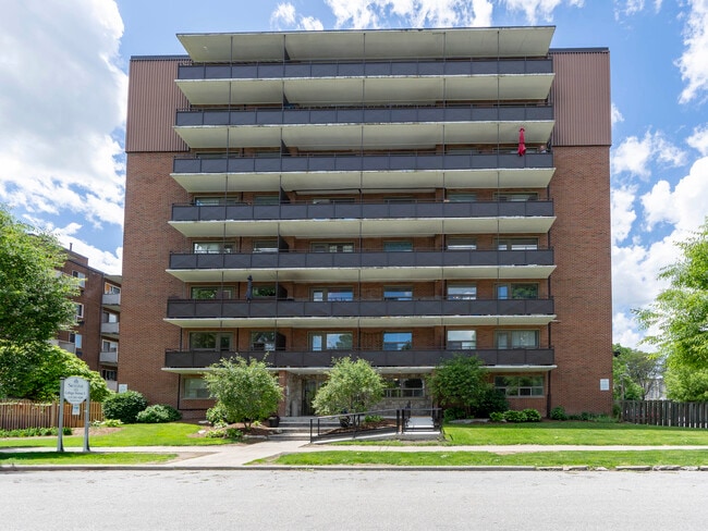 Building Photo - Mapleview Manor