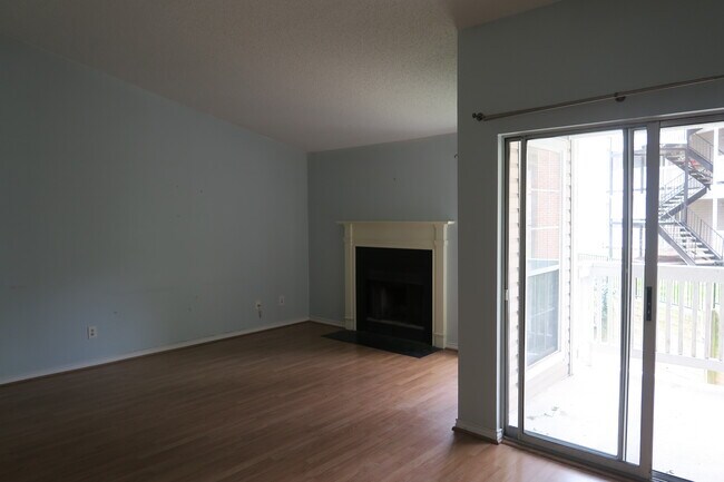 Fireplace - 1521 Lincoln Way