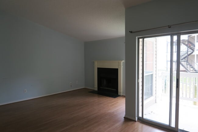 Fireplace - 1521 Lincoln Way