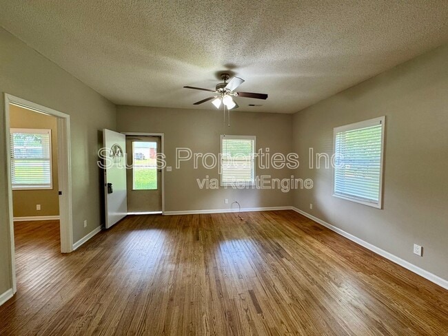 Building Photo - 237 County Rd 457