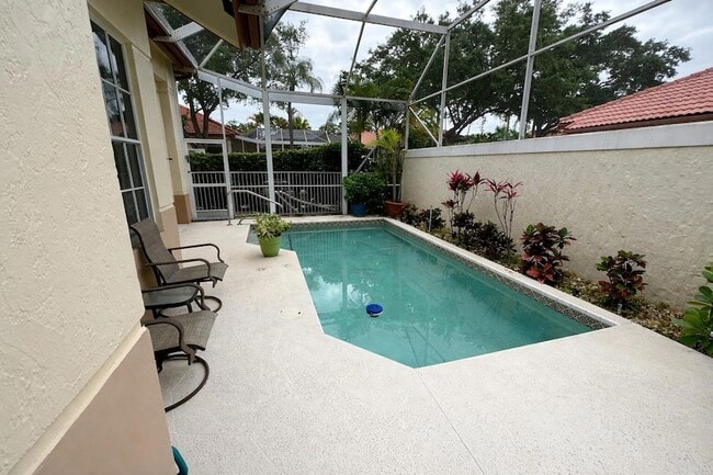 Building Photo - 77 Spyglass Way