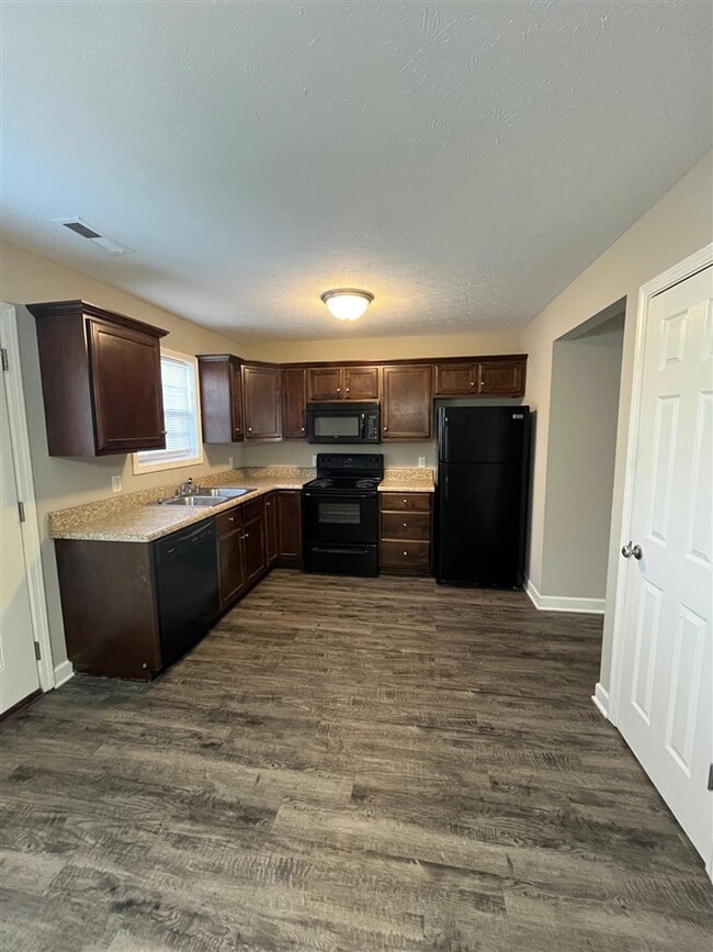 Building Photo - 281 Audley Ave