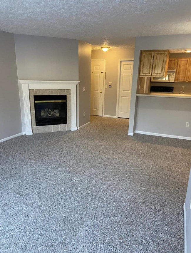 Building Photo - 102 Carom Cir