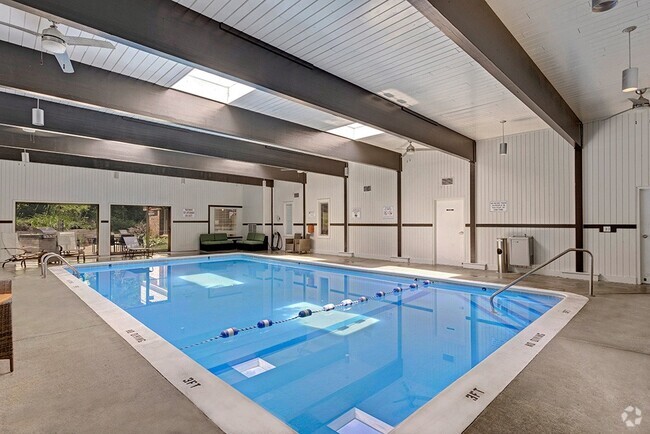Resort-style Swimming Pool - Glen Oaks East Apartments