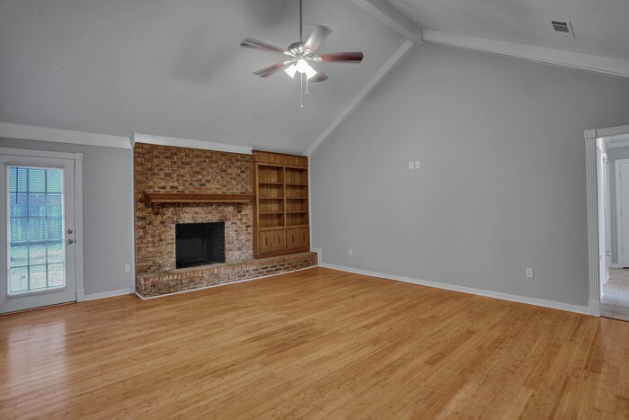 Primary Photo - Beautiful Home for Lease!