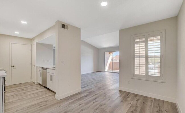 Foto del edificio - MODERN 1 BED 1 BATH CONDO AT COPPER SANDS!