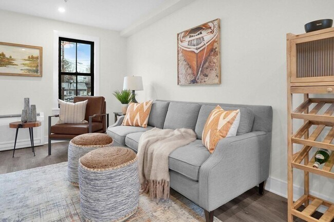 Foto del edificio - NEW CONSTRUCTION PLYMOUTH TOWNHOMES!