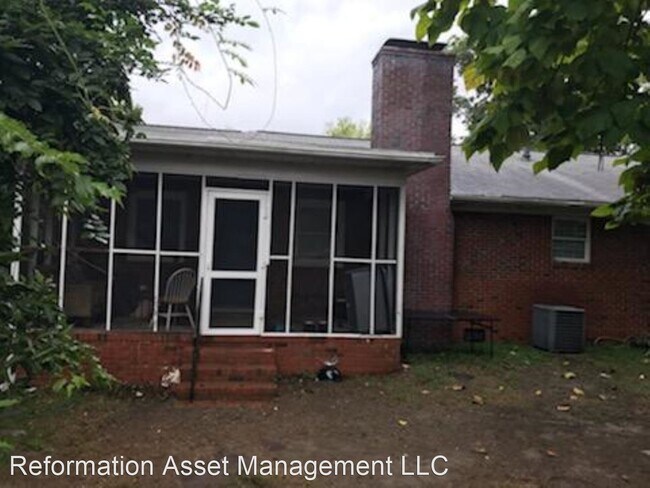 Building Photo - 6 br, 3 bath House - 323 Lindsay Street
