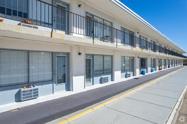 Entrance - Seashore Club Condominiums