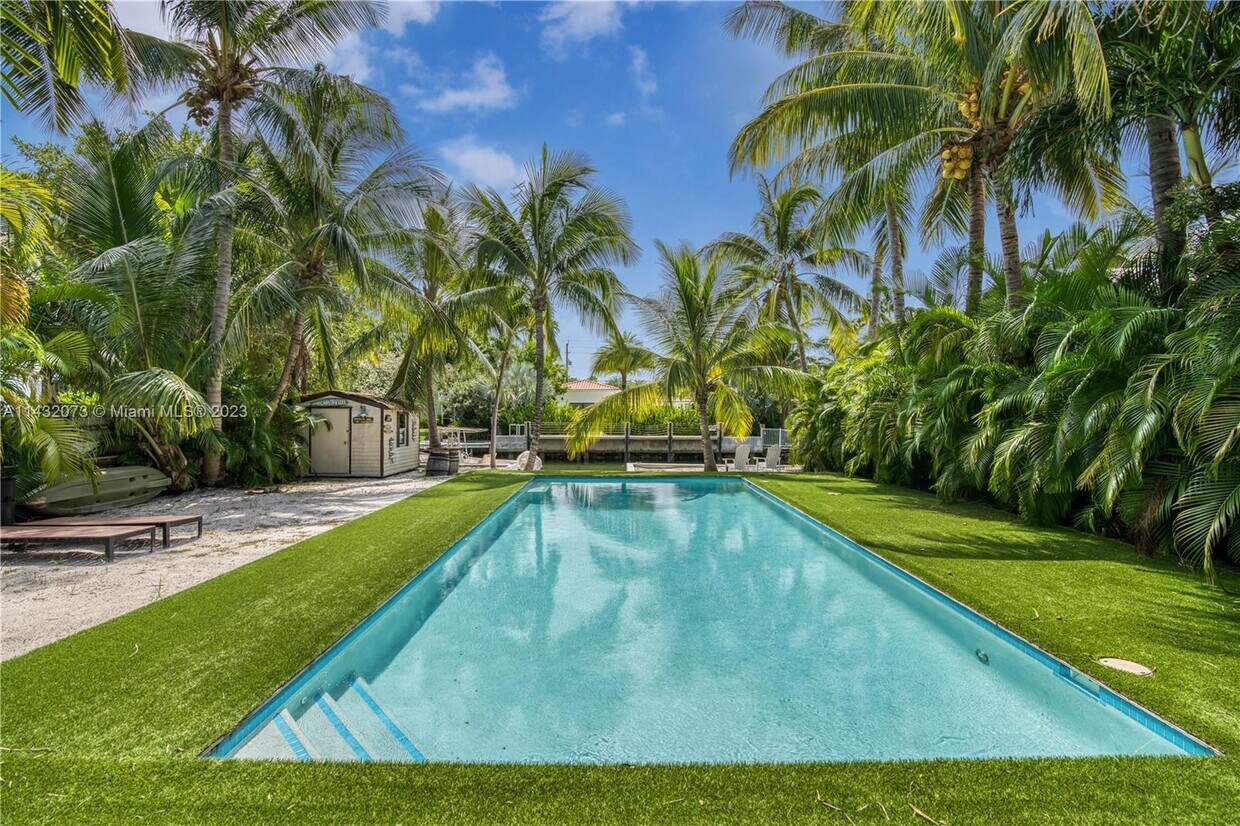 7960 Hawthorne Ave, Miami Beach, FL 33141 House for Rent in Miami