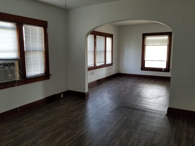 Foto del edificio - 2 Bedroom, 1 bedroom House Near Schools an...