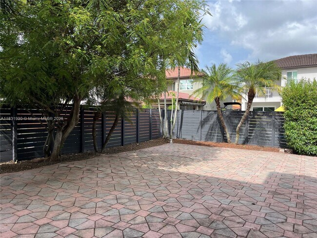 Foto del edificio - 9140 SW 153rd Ave