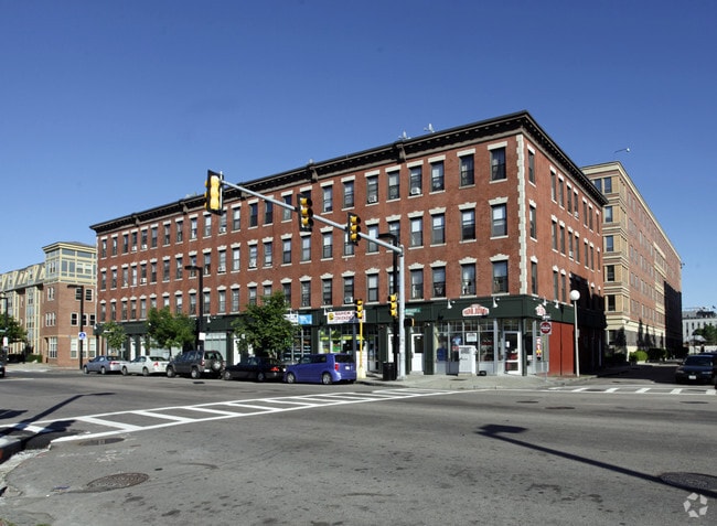 Primary Photo - Burton Apartments