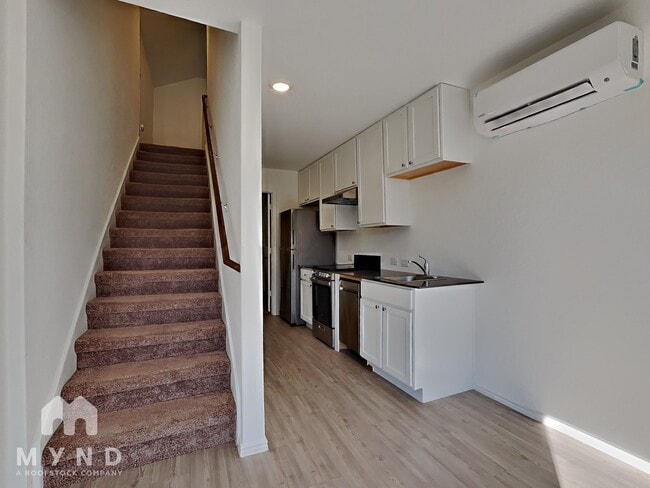Building Photo - 7157 Elm Cv