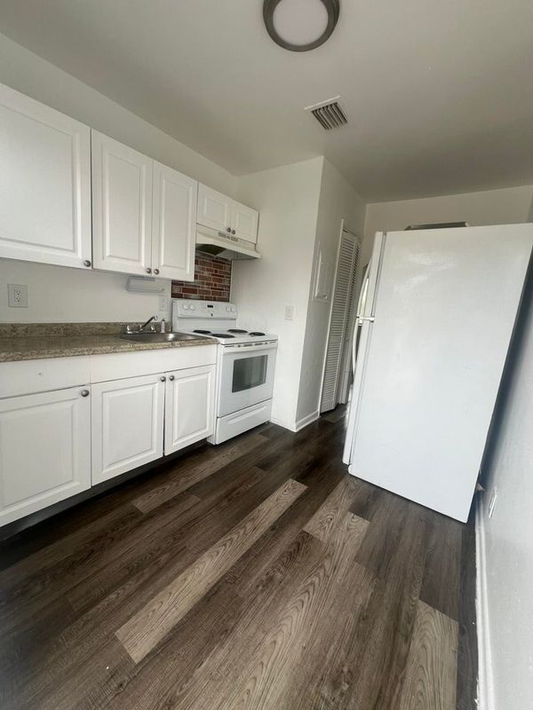 Foto principal - 1021 Henrietta Ave