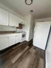 Building Photo - 1021 Henrietta Ave