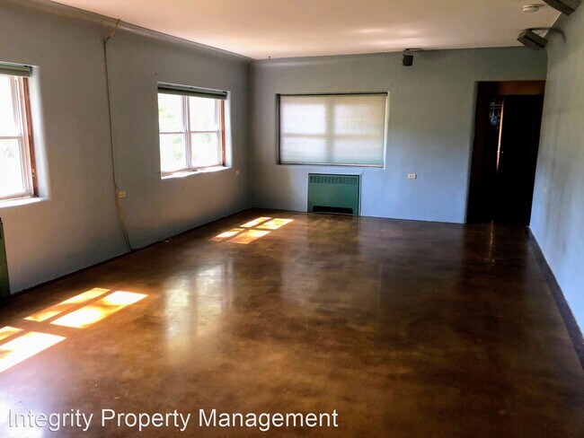 Foto del edificio - 2 br, 1.5 bath House - 647 Salem Avenue