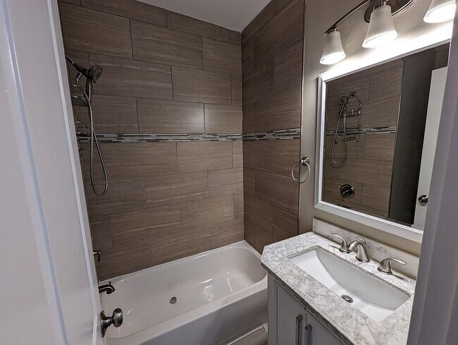 Foto del edificio - 3661 13th St NW