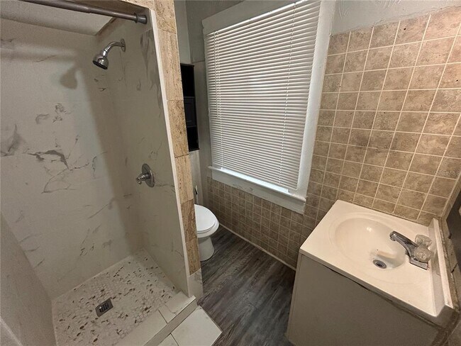 Foto del edificio - 612 26th St W