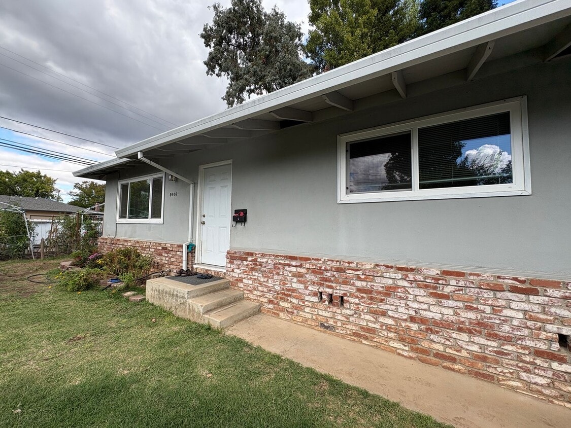 Photo - 5404 Gibbons Dr - Carmichael 95608