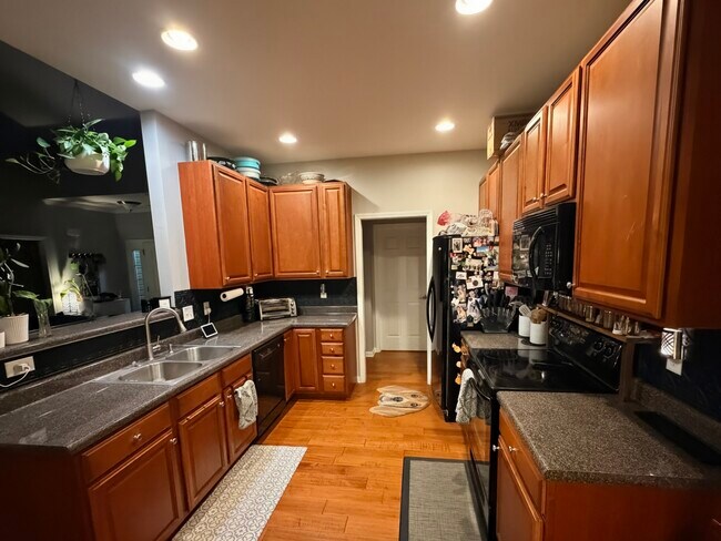 Kitchen - 168 Pamlico Rd