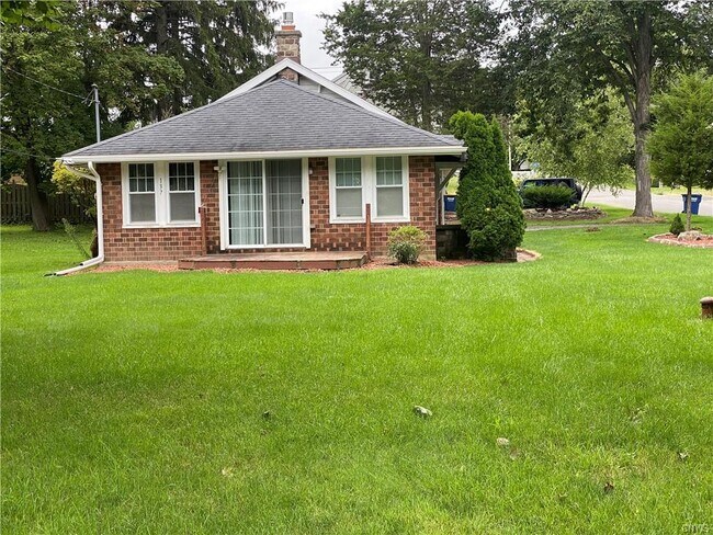 Building Photo - 137 Germania Ave