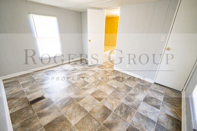 Foto del edificio - 385 Julian Smith Rd
