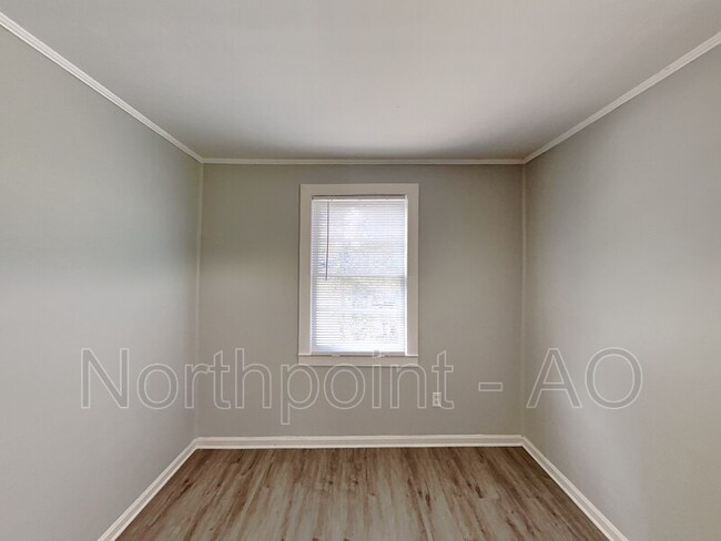 Building Photo - 4739 Dodson Rd
