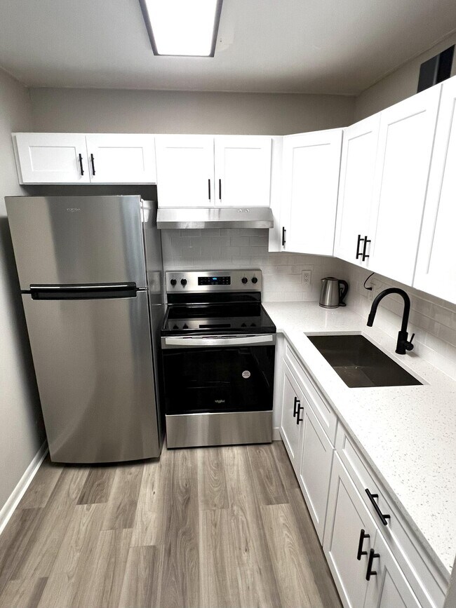 Building Photo - 687 Durham Cir