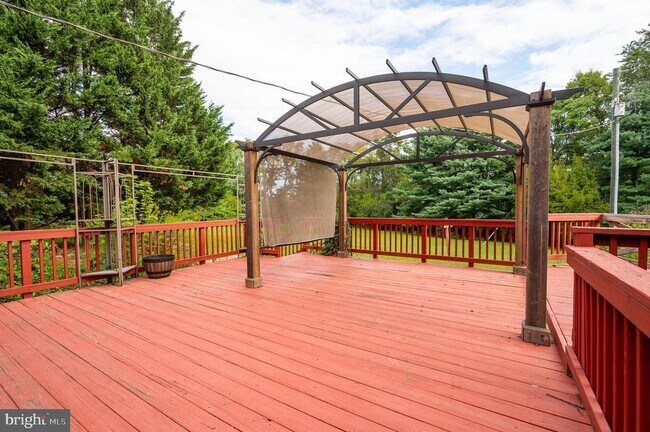 Foto del edificio - 39780 Overlook Knolls Rd