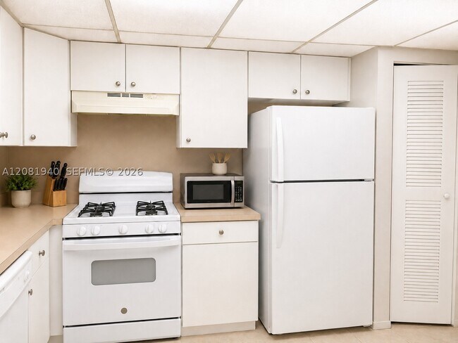 Foto del edificio - 17911 NW 68th Ave