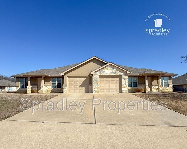 Foto del edificio - 739 A E Ridge Blvd