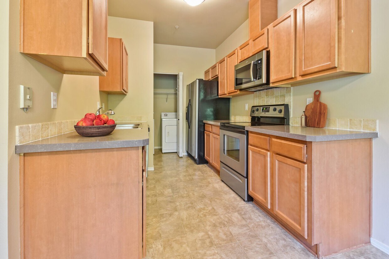 Country Club Villas 3625 Yelm Hwy SE Olympia, WA Apartments for