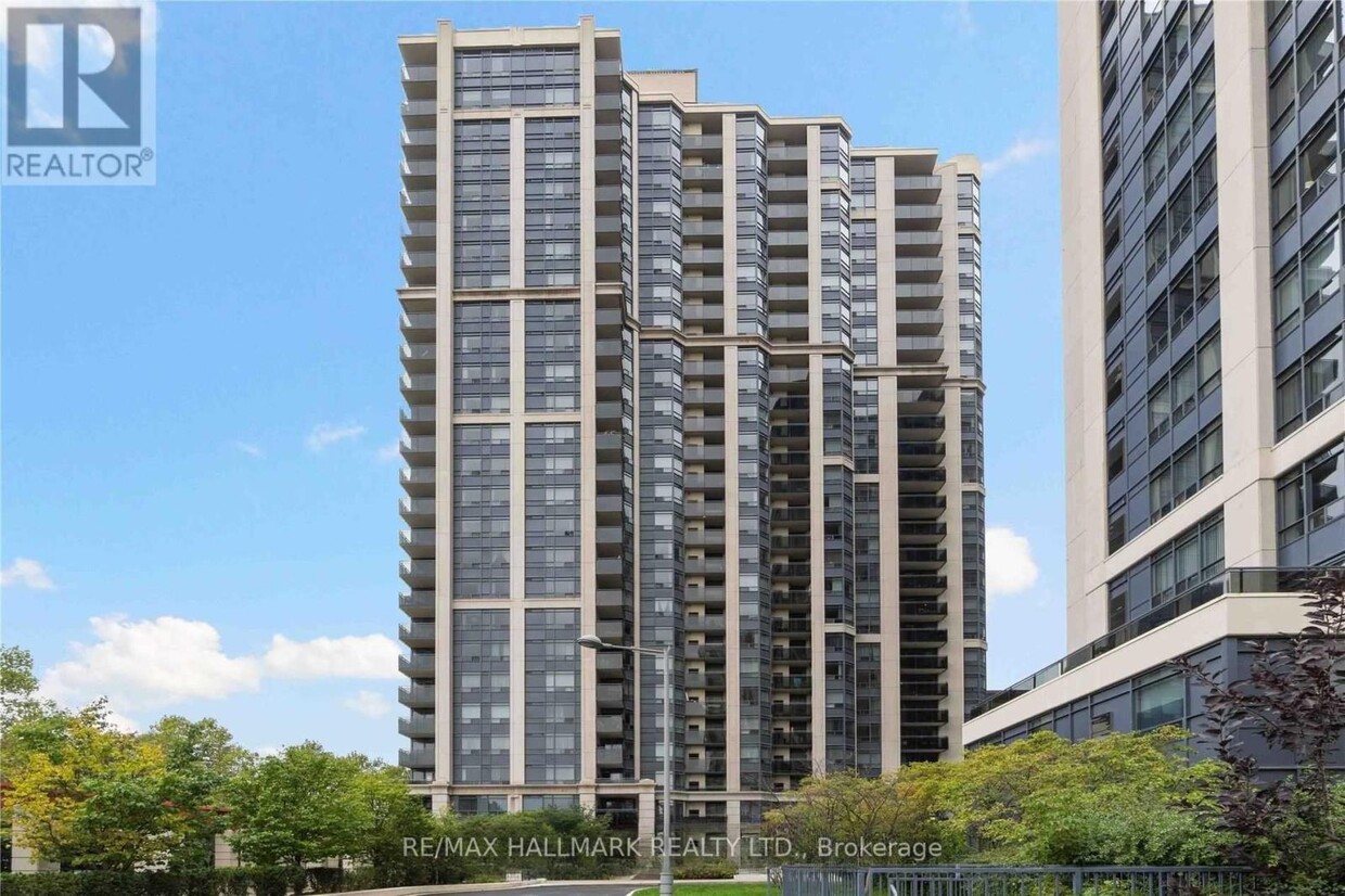 Photo principale - 153-1153 Beecroft Rd