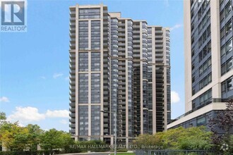 Building Photo - 153-1153 Beecroft Rd