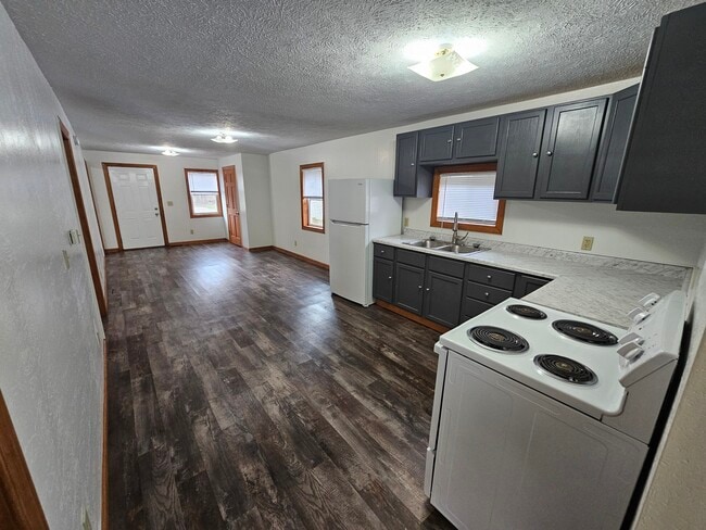 Open Concept Living - 933 Capital Ave NE