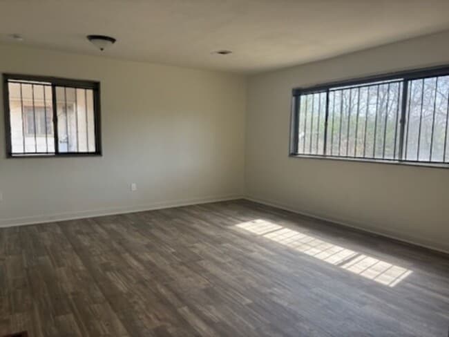 Foto del edificio - 1539 Woodburn St