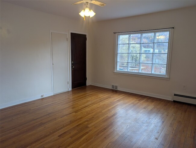 Building Photo - 327 Lower Stella Ireland Rd