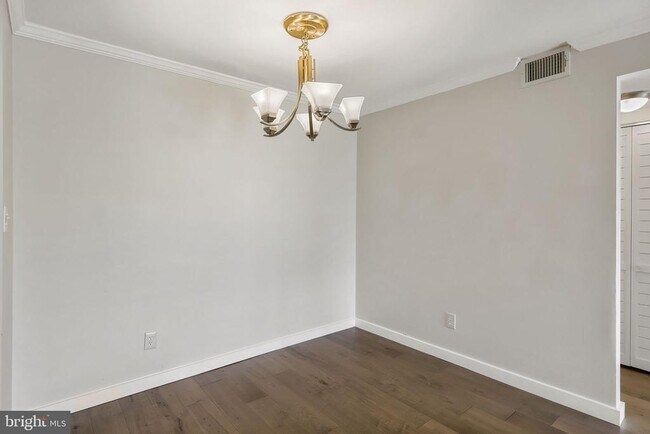 Foto del edificio - 1725 Ascot Way