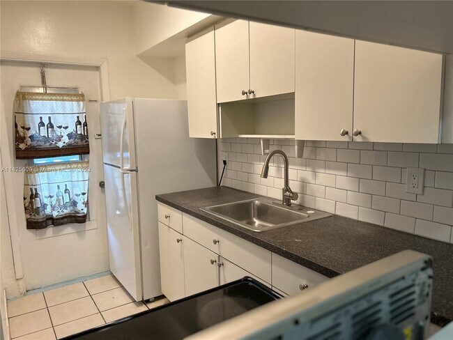 Foto del edificio - 980 NE 169th St
